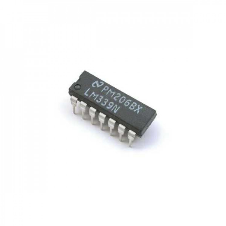 LM339 – Voltage Comparator IC